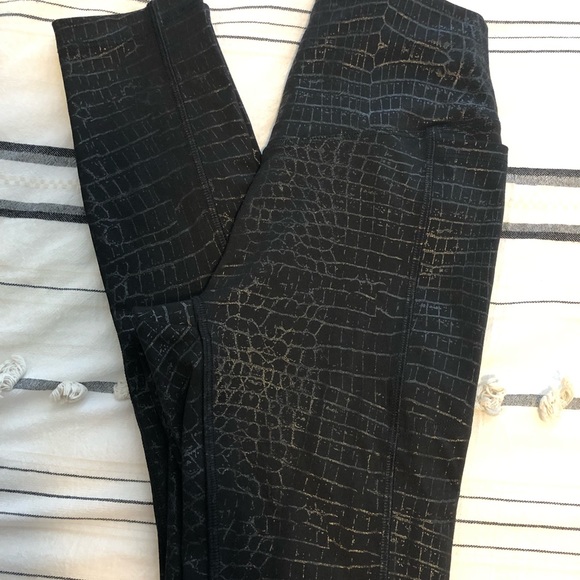 PINK black leggings - Picture 2 of 3